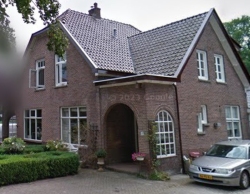 Allee 16 (links), Emmen