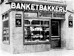 Foto Historisch Emmen Boslaan bakkerij Mulder