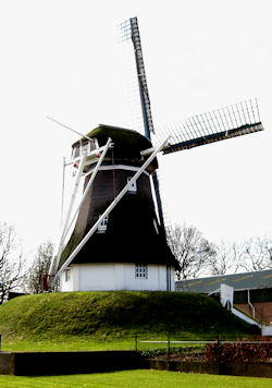 IJsspoorweg molen De Hondsrug Weerdinge