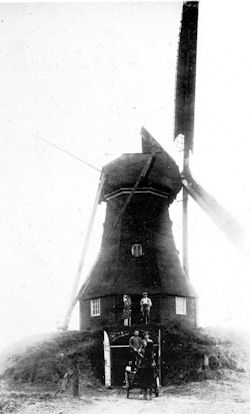 IJsspoorweg molen De Hondsrug Weerdinge